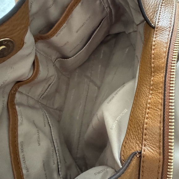 Michael Kors Tan Leather Shoulder Bag - Picture 4 of 6